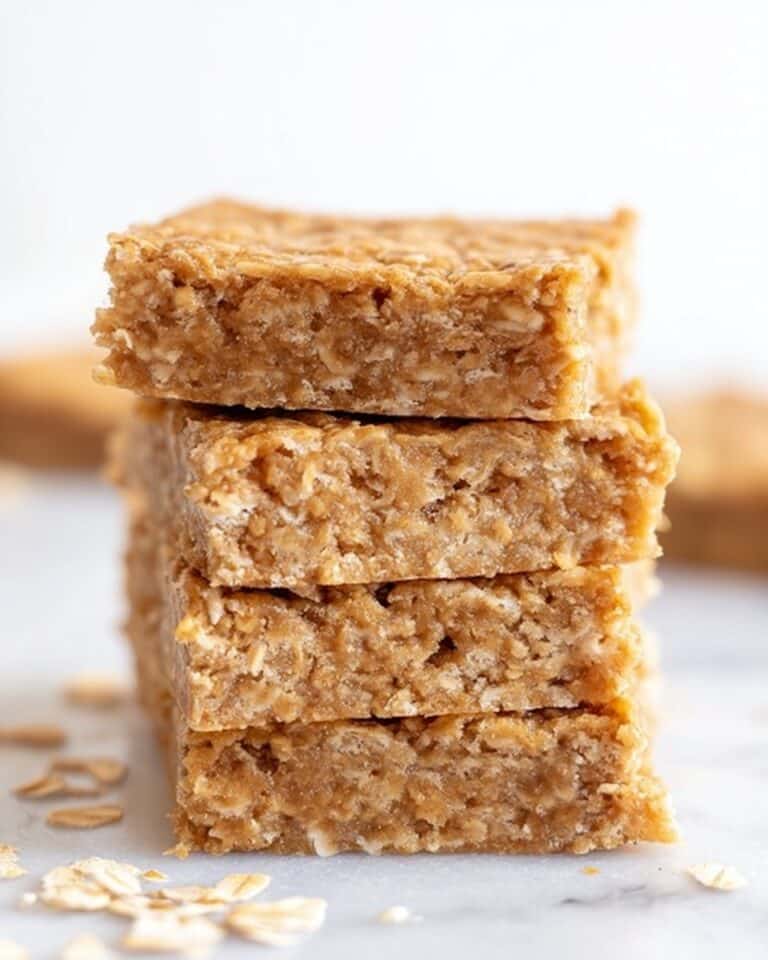 3 Ingredient Apple Oatmeal Bars Recipe